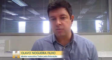 Olavo Nogueira Filho, homem, branco, vestindo camisa azul, fala olhando para a câmera.