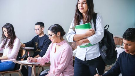 Estudantes em uma sala de aula