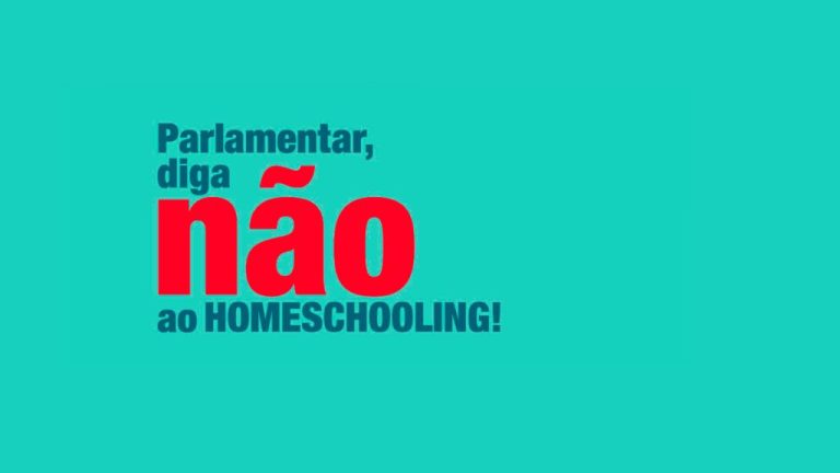 A imagem mostra um fundo verde-água com um texto em destaque. No centro, lê-se: “Parlamentar, diga não ao HOMESCHOOLING!” — A palavra “não” aparece em vermelho, grande e em negrito, chamando mais atenção. — O restante do texto está em azul-escuro. O visual é simples e direto, transmitindo uma mensagem de posicionamento contrário ao homeschooling, direcionada a parlamentares.