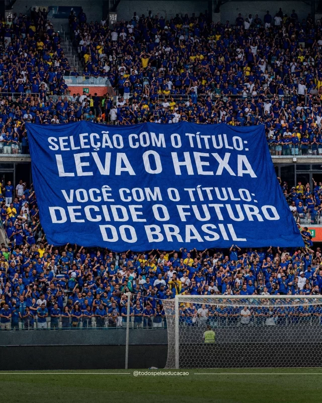 O futuro do país em jogo 🇧🇷 

Logo mais, saberemos os convocados da seleção brasileira, que poderá nos trazer o título do hexa. Já você, com o seu título de eleitor, poderá levar a educação para as urnas. Estamos na torcida! 
.
#PraTodosVerem: este post contém texto alternativo.
.
.
.
#Eleições2026